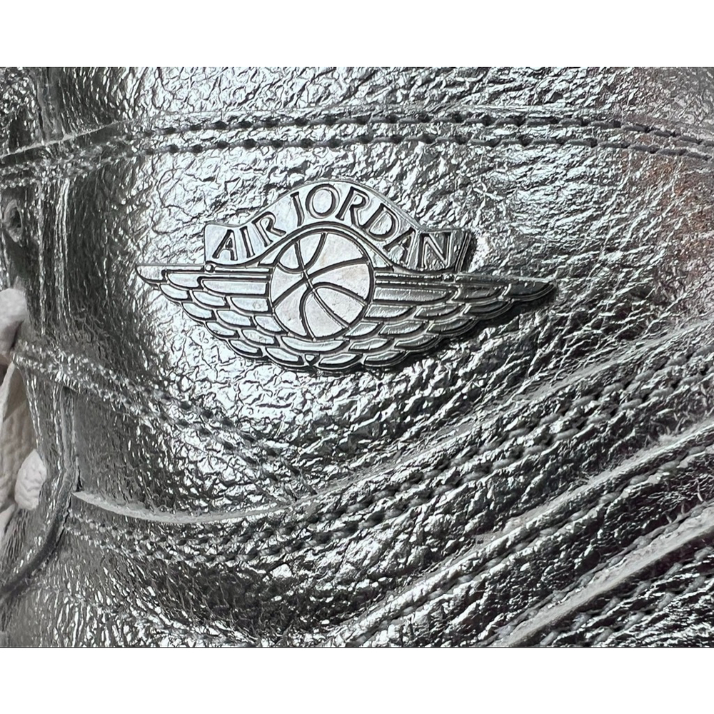 Nike Air Jordan Women's 1 Hi OG Metallic Silver/Photon Dust (FN7249 001) size 7 - Picture 8 of 8